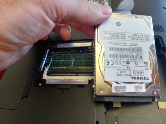 удаление механического HDD и установка SSD для ускорения работы ноутбука