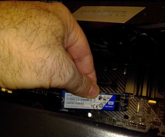 проверка работы SSD накопителя на предмет выхода его из строя